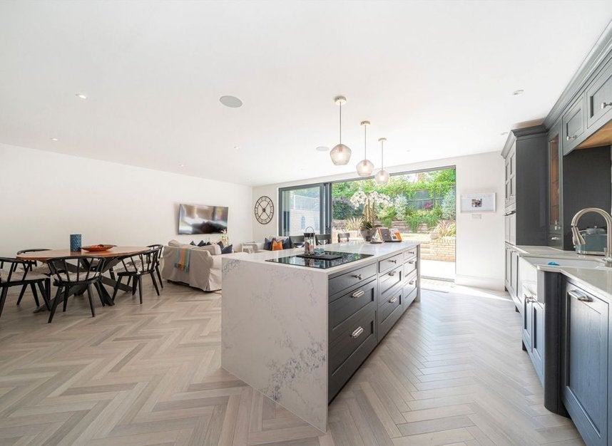 House King's Drive in Elmbridge