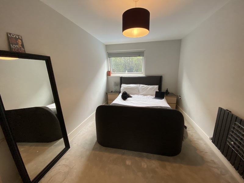 Room Queenstown Road in Greater London