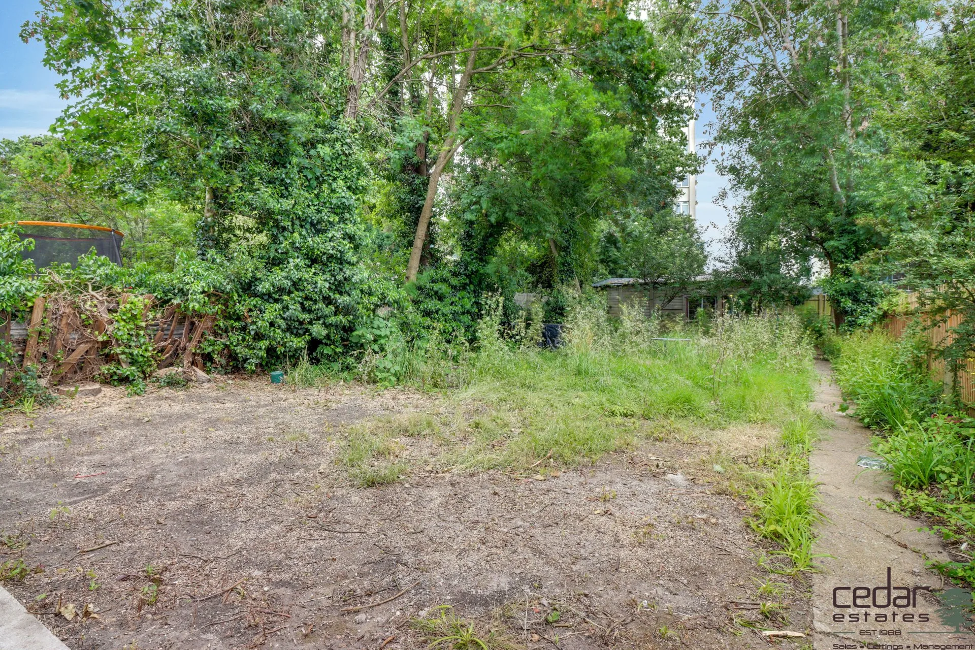 Flat Exeter Road in Greater London