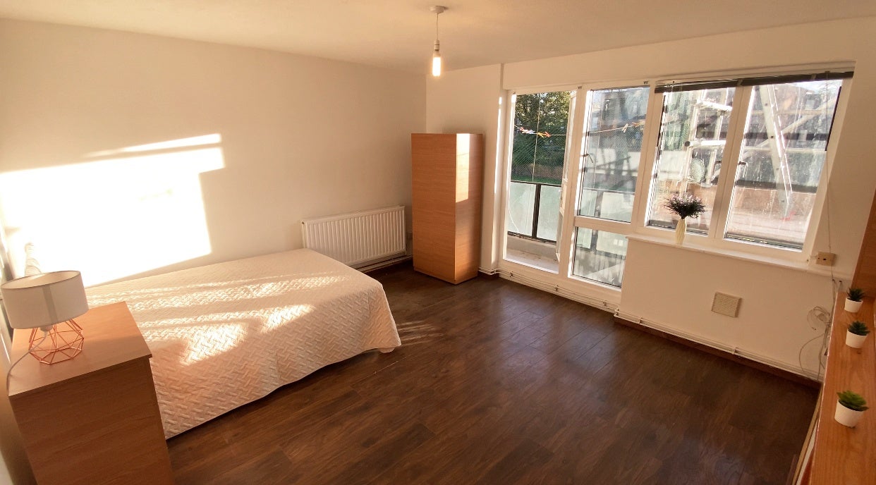 Room Fort Road in Greater London