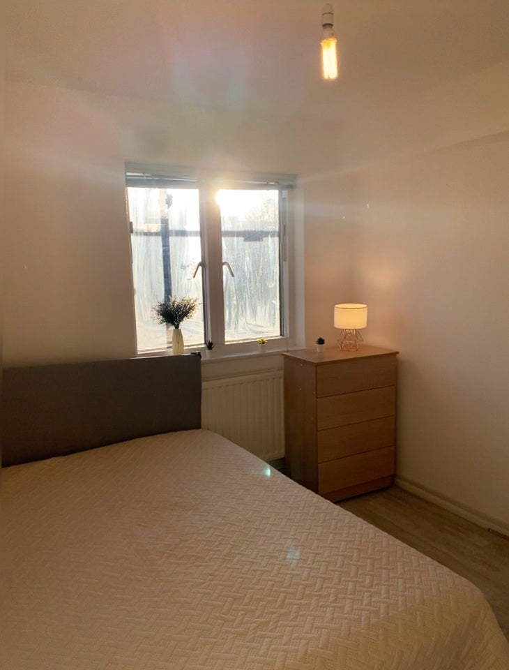 Room Fort Road in Greater London