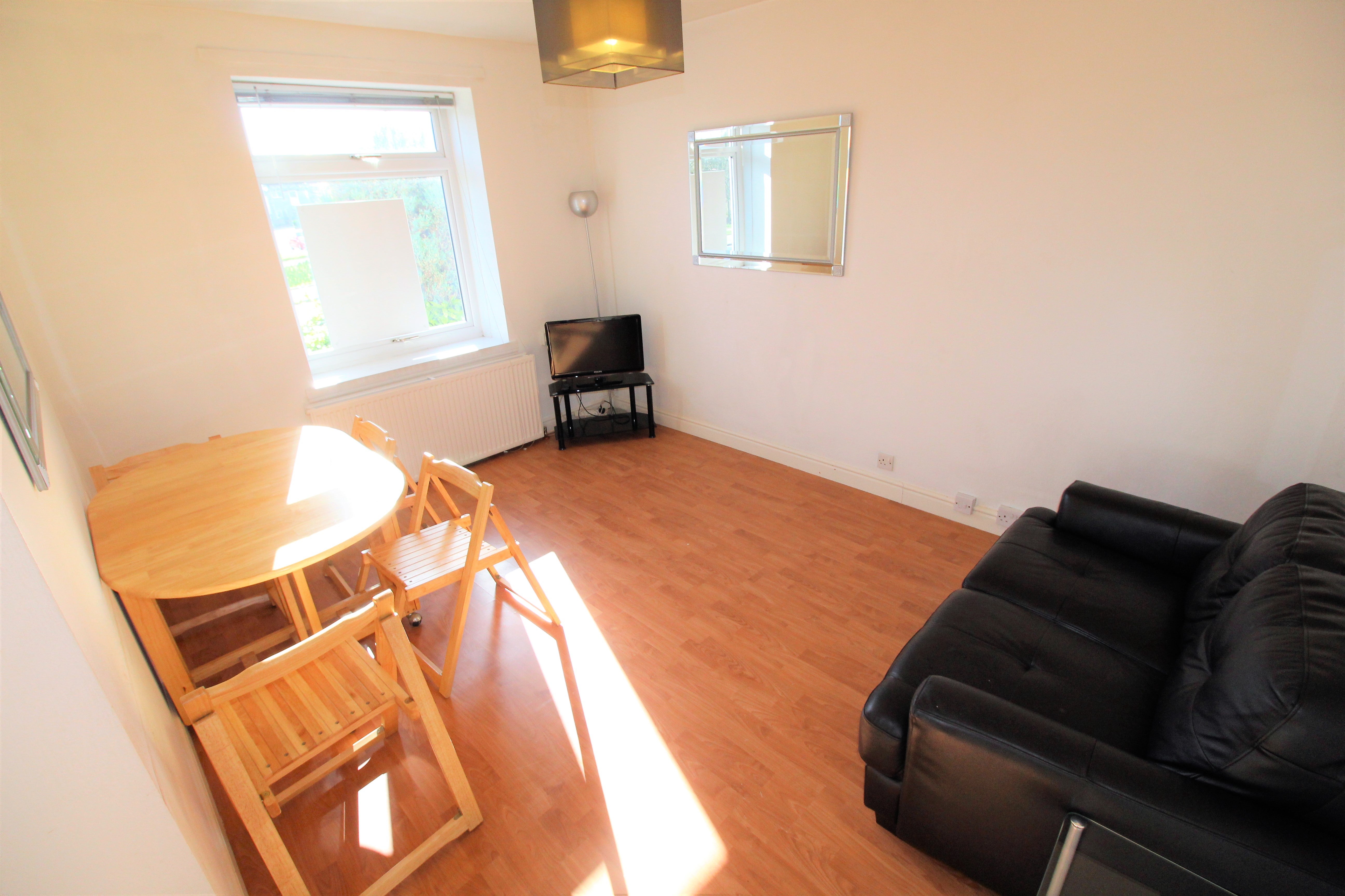 Flat Ash-Hill Place in Aberdeen City
