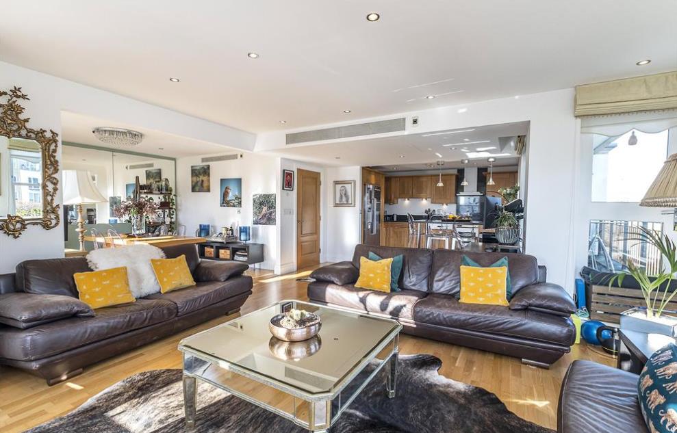 Flat Palgrave Gardens in City of Westminster