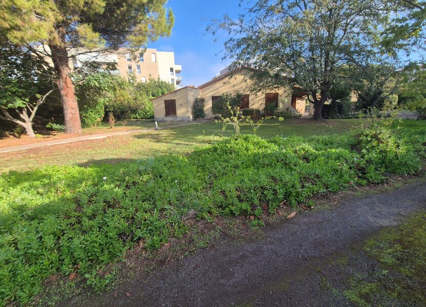 House Rue des Canadels in Istres
