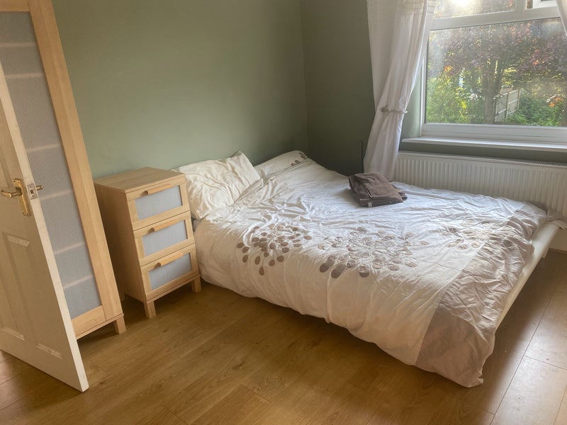 Room Oulton Road in Liverpool
