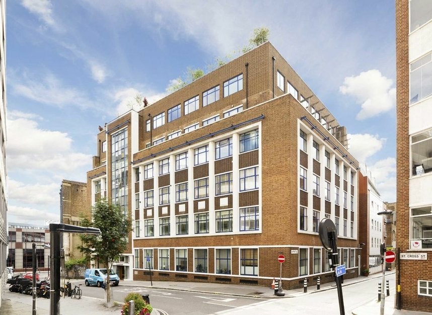 Flat St Cross Street in Greater London