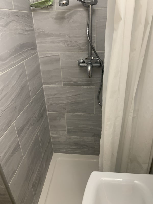 Room Gunnersbury Avenue in Greater London