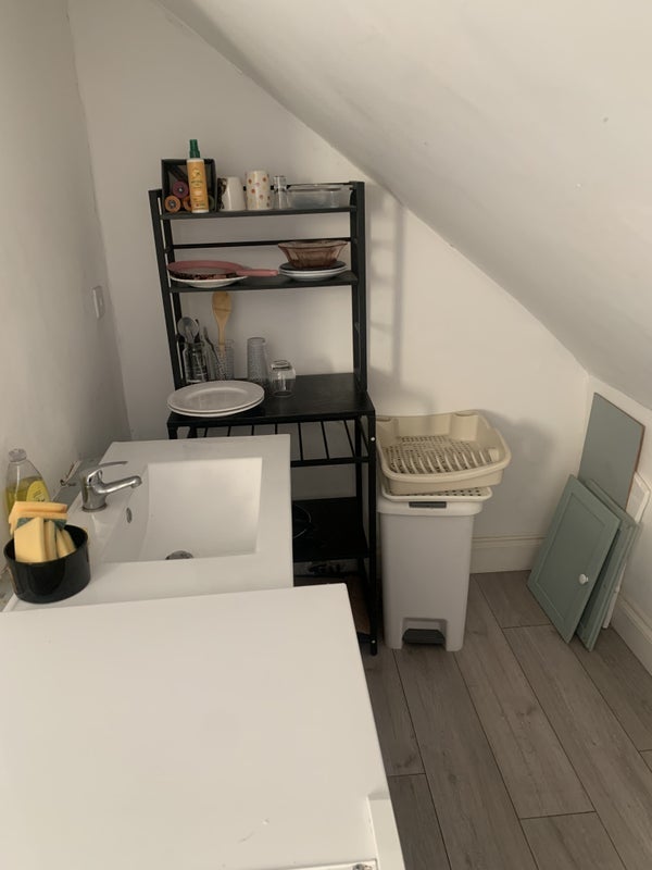 Room Gunnersbury Avenue in Greater London