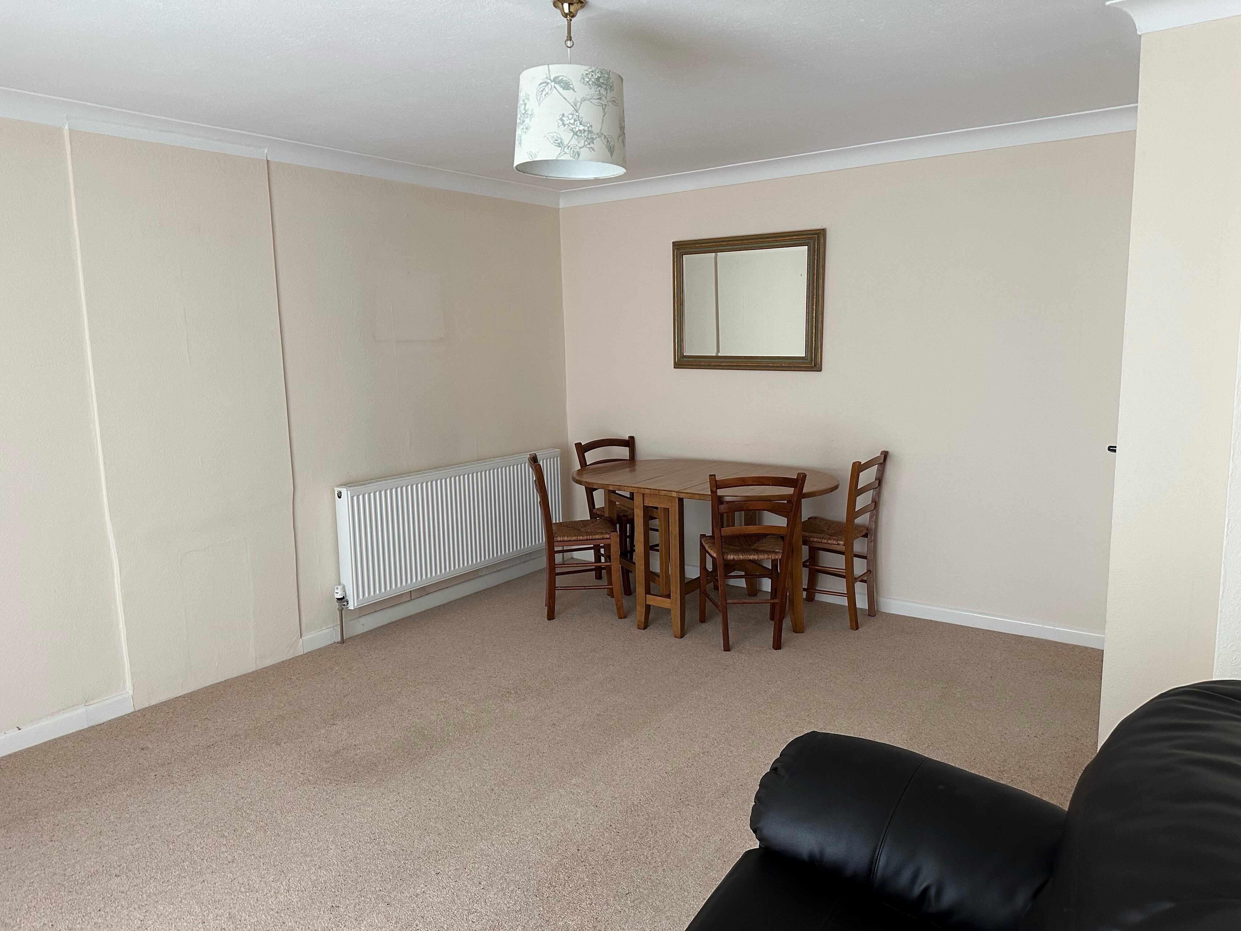 Flat Tadburn Road in Test Valley