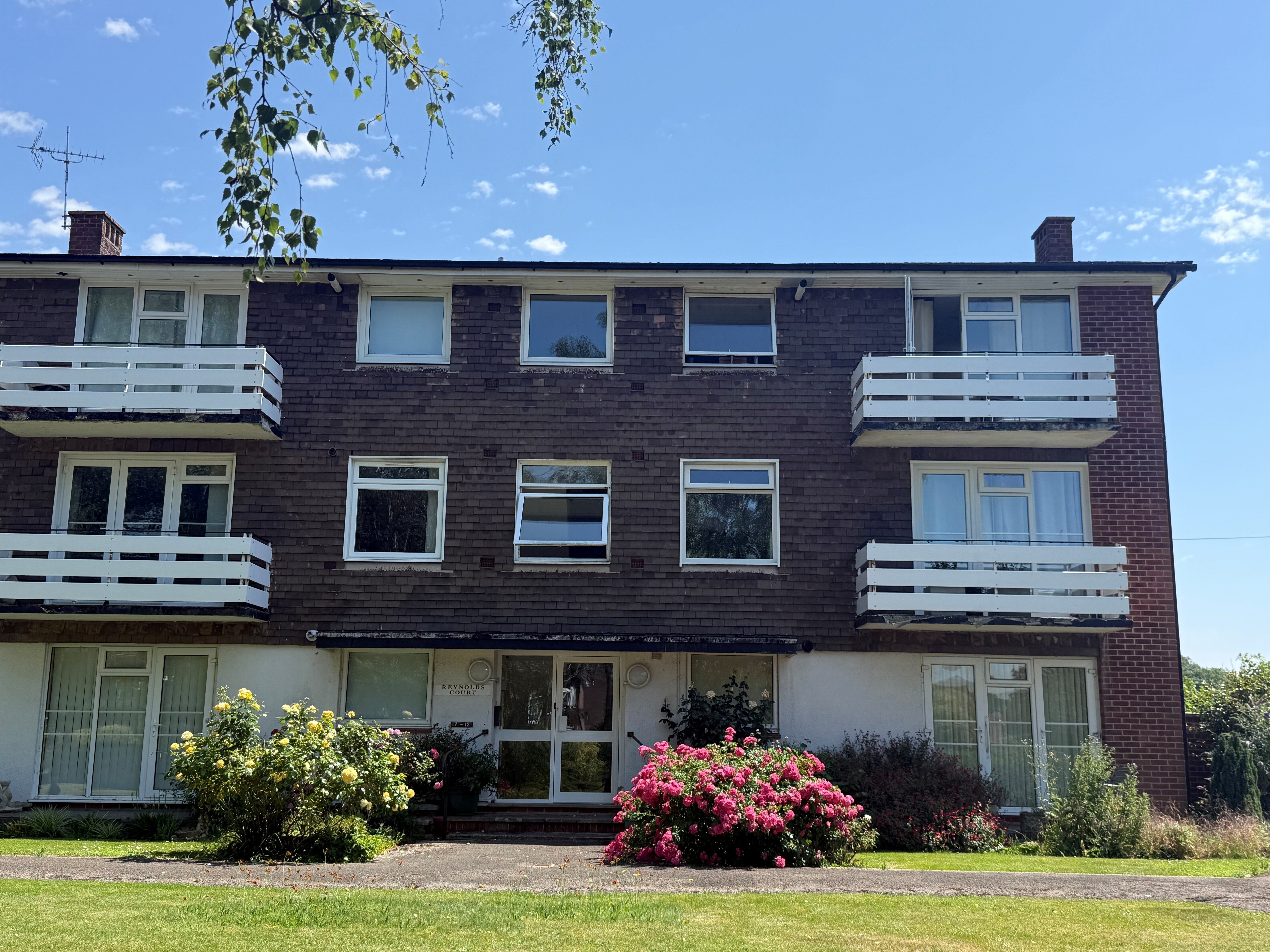 Flat Tadburn Road in Test Valley