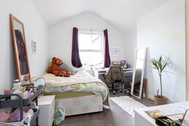 Room Wilmslow Road in Manchester