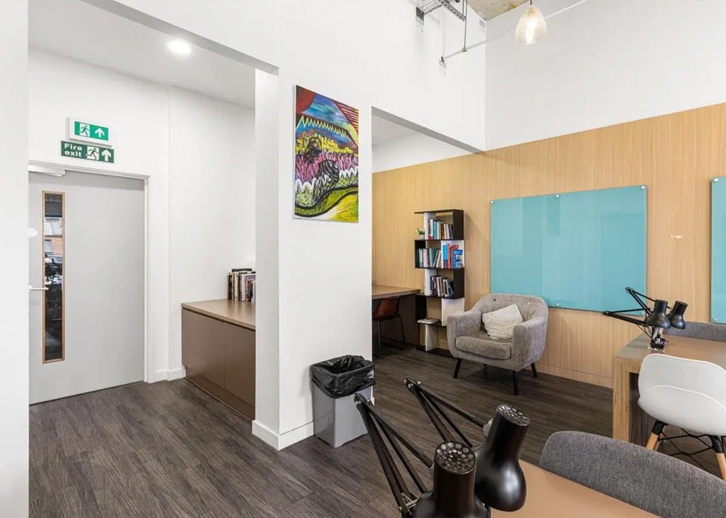 Room Market Road in Greater London