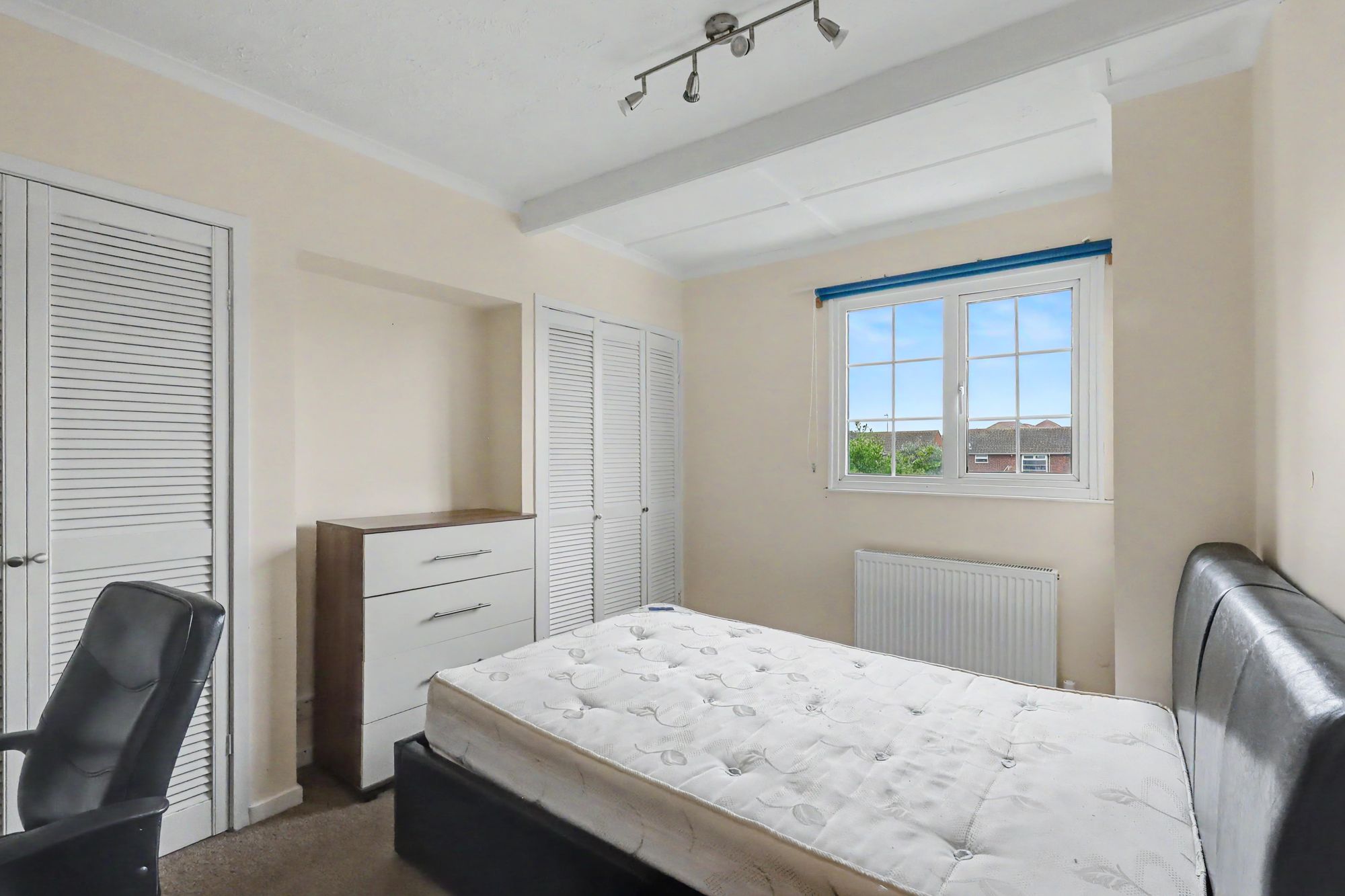 Room Penhill Road in Adur