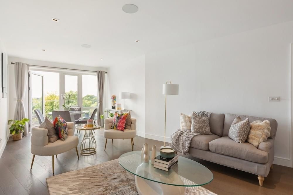 Flat Kew Bridge Road in Greater London