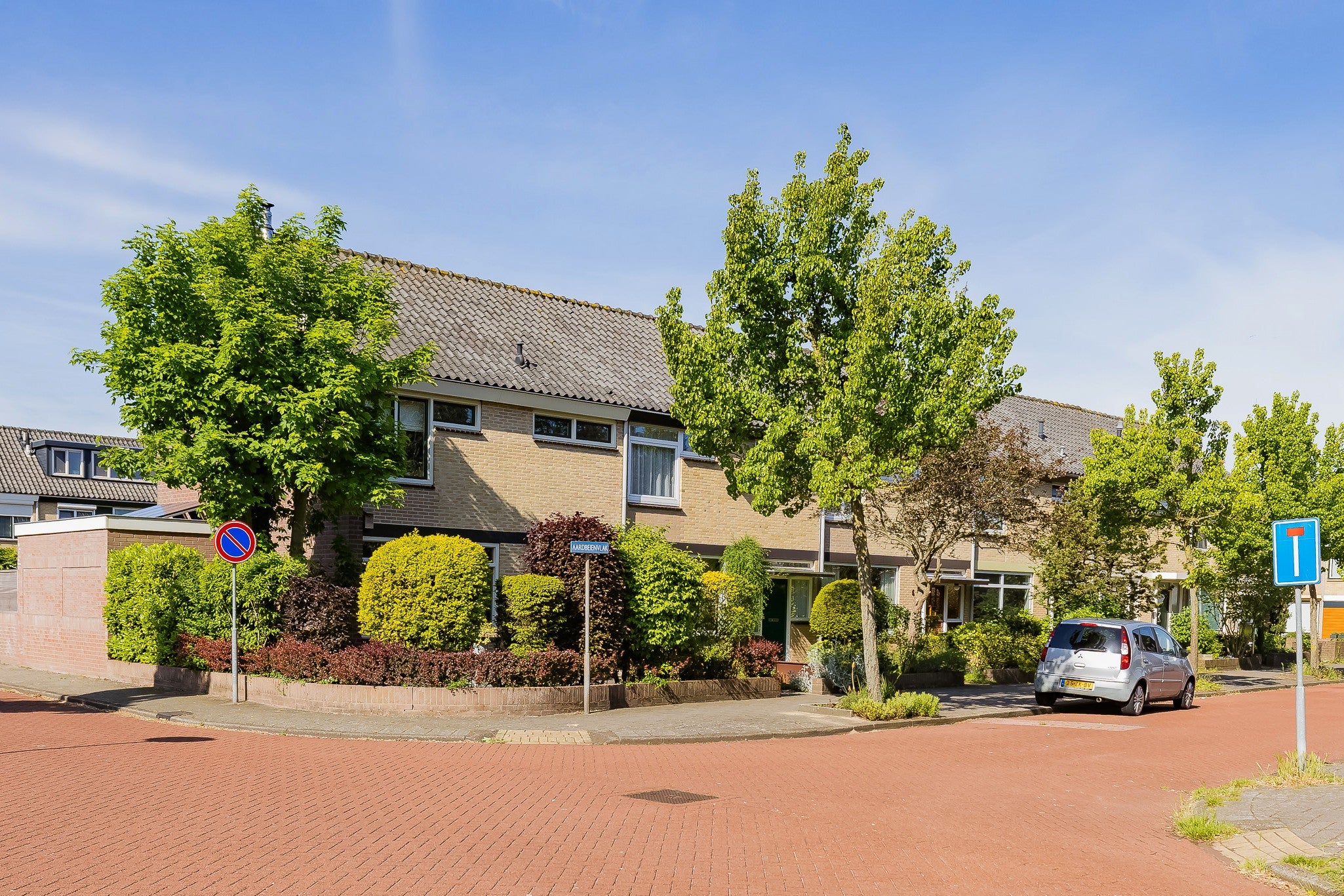 Tussenwoning te koop: Aardbeienvlak 3, Ijmuiden