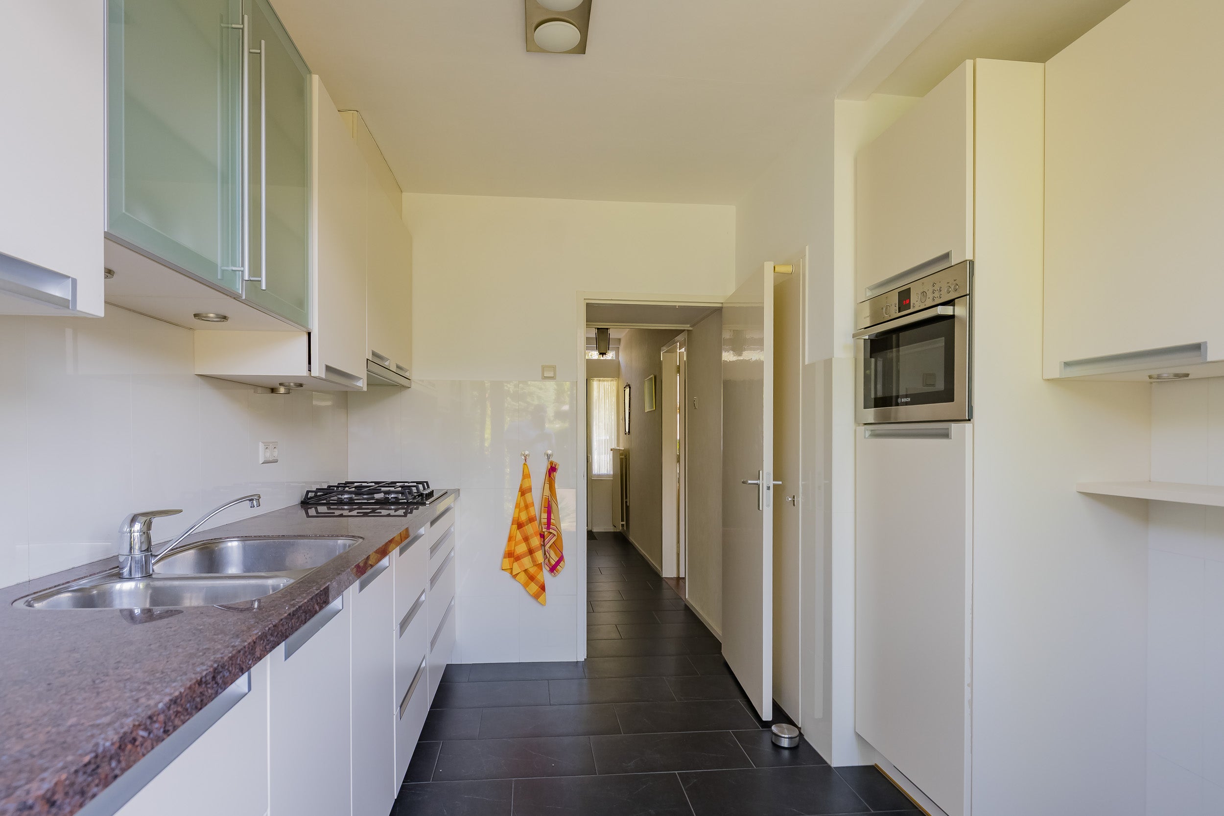 Tussenwoning te koop: Aardbeienvlak 3, Ijmuiden