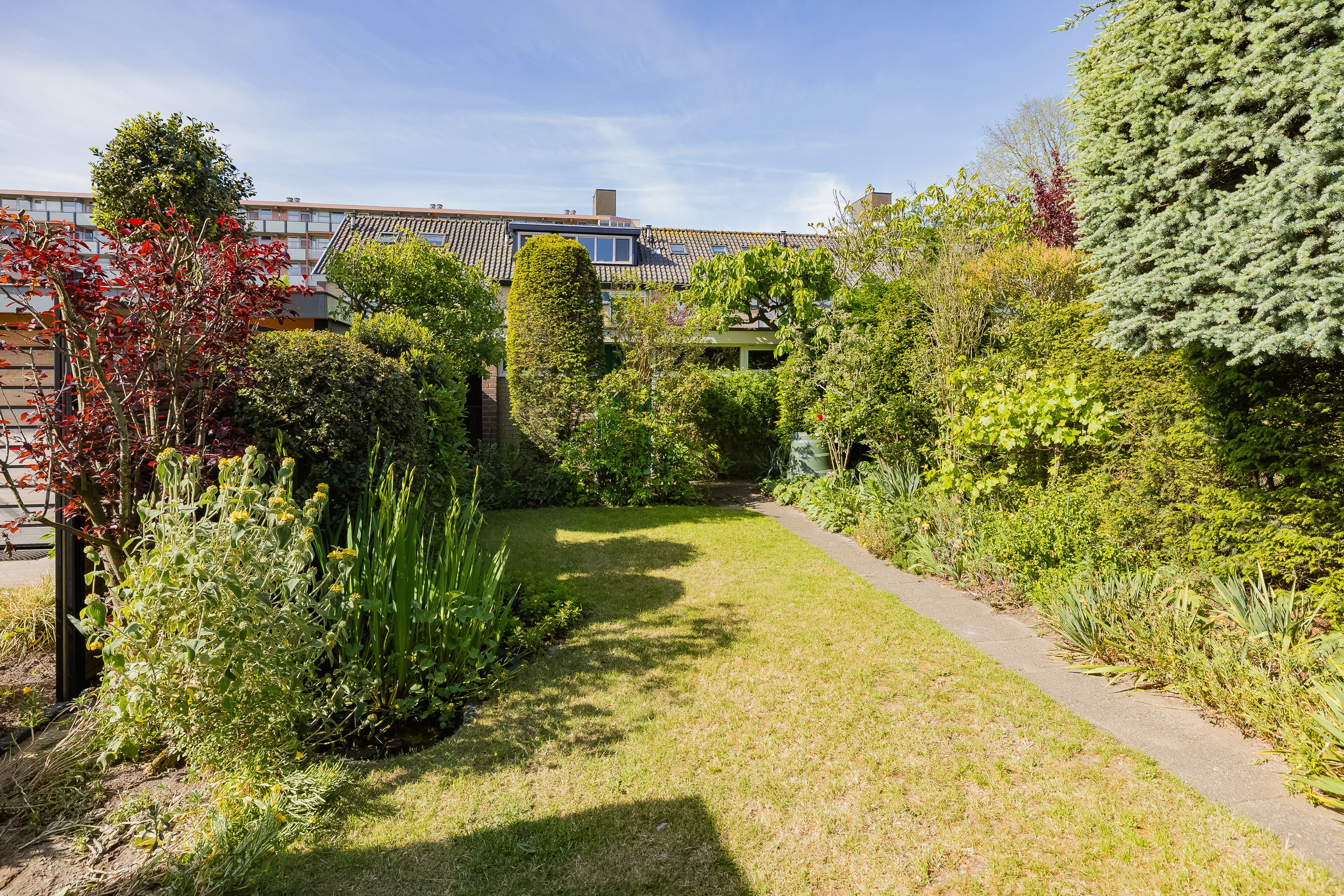 Tussenwoning te koop: Aardbeienvlak 3, Ijmuiden