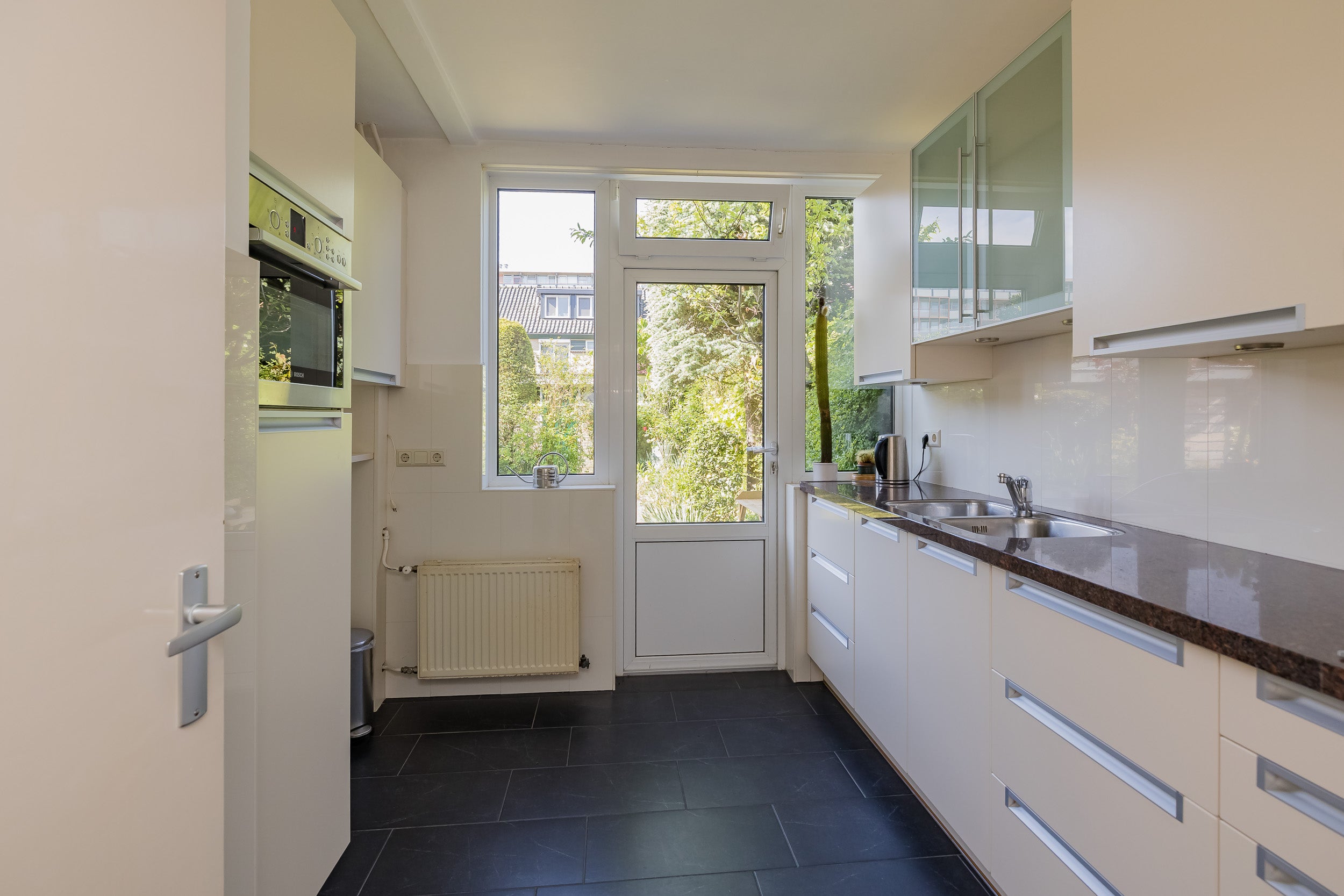 Tussenwoning te koop: Aardbeienvlak 3, Ijmuiden