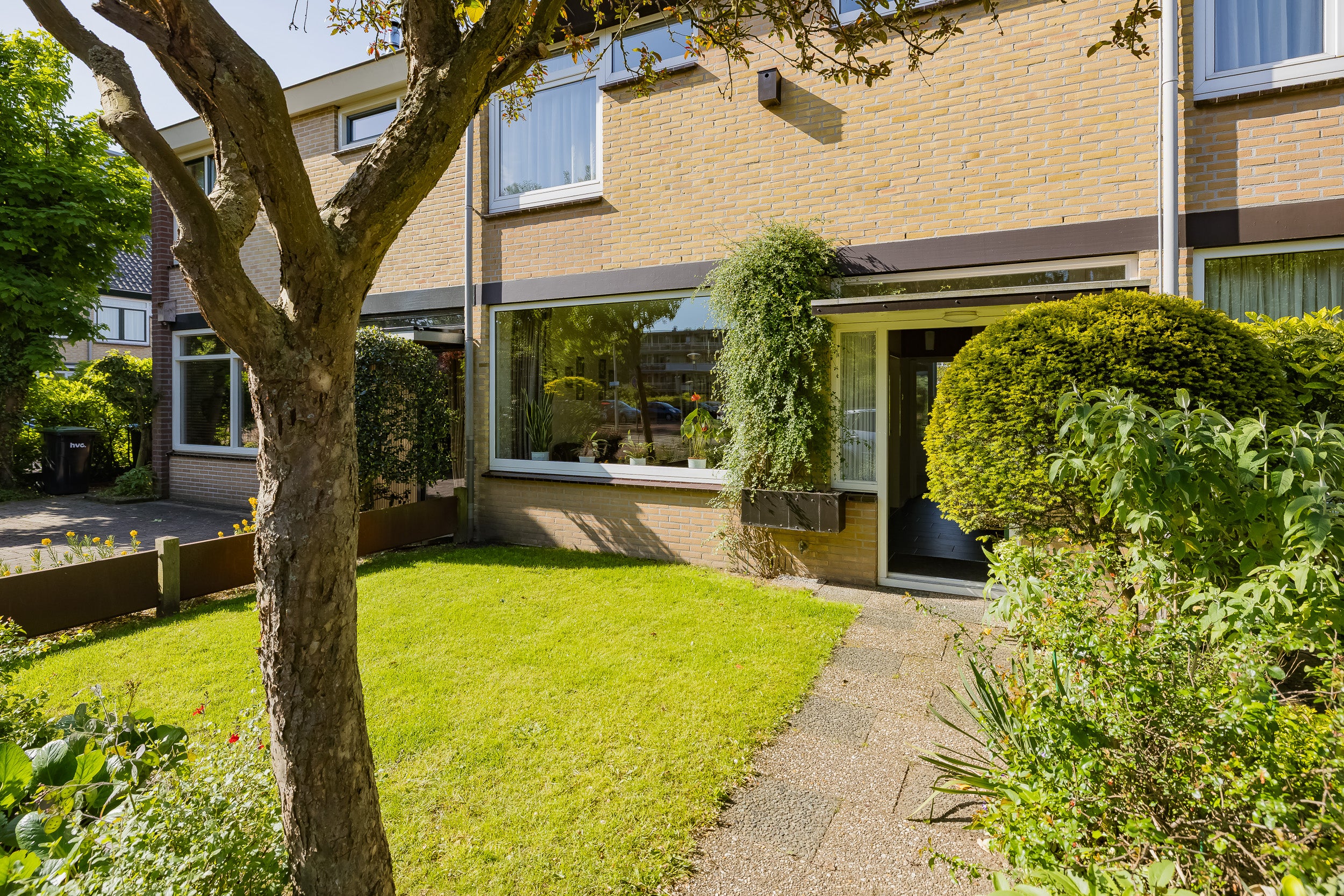 Tussenwoning te koop: Aardbeienvlak 3, Ijmuiden