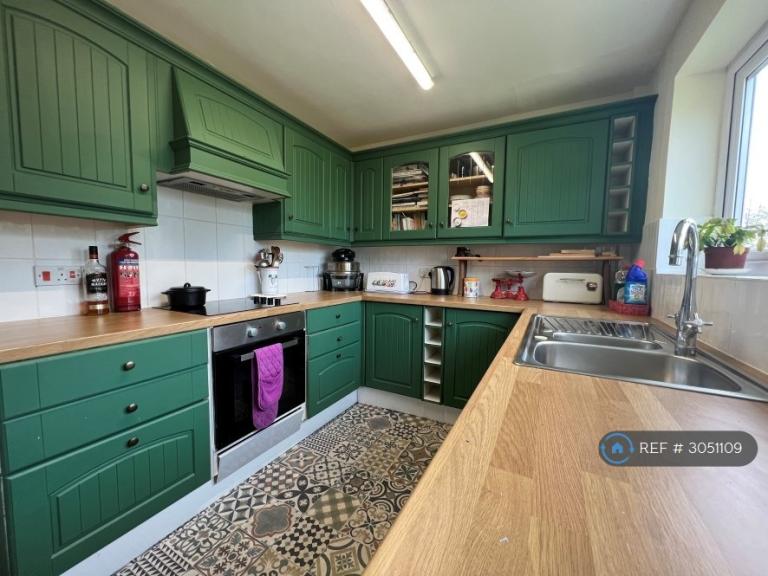 Flat Ridgeway Road in Torquay