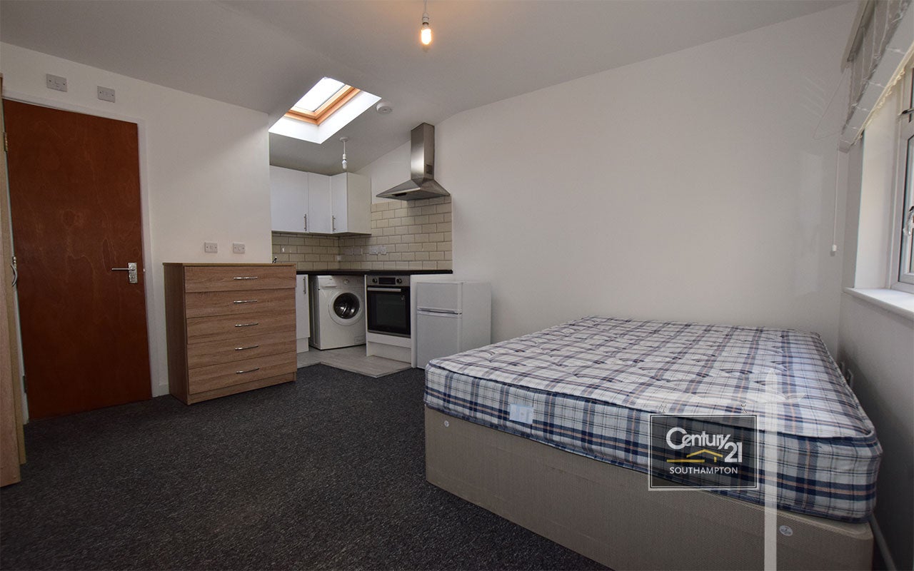 Flat St Denys Road in Southampton