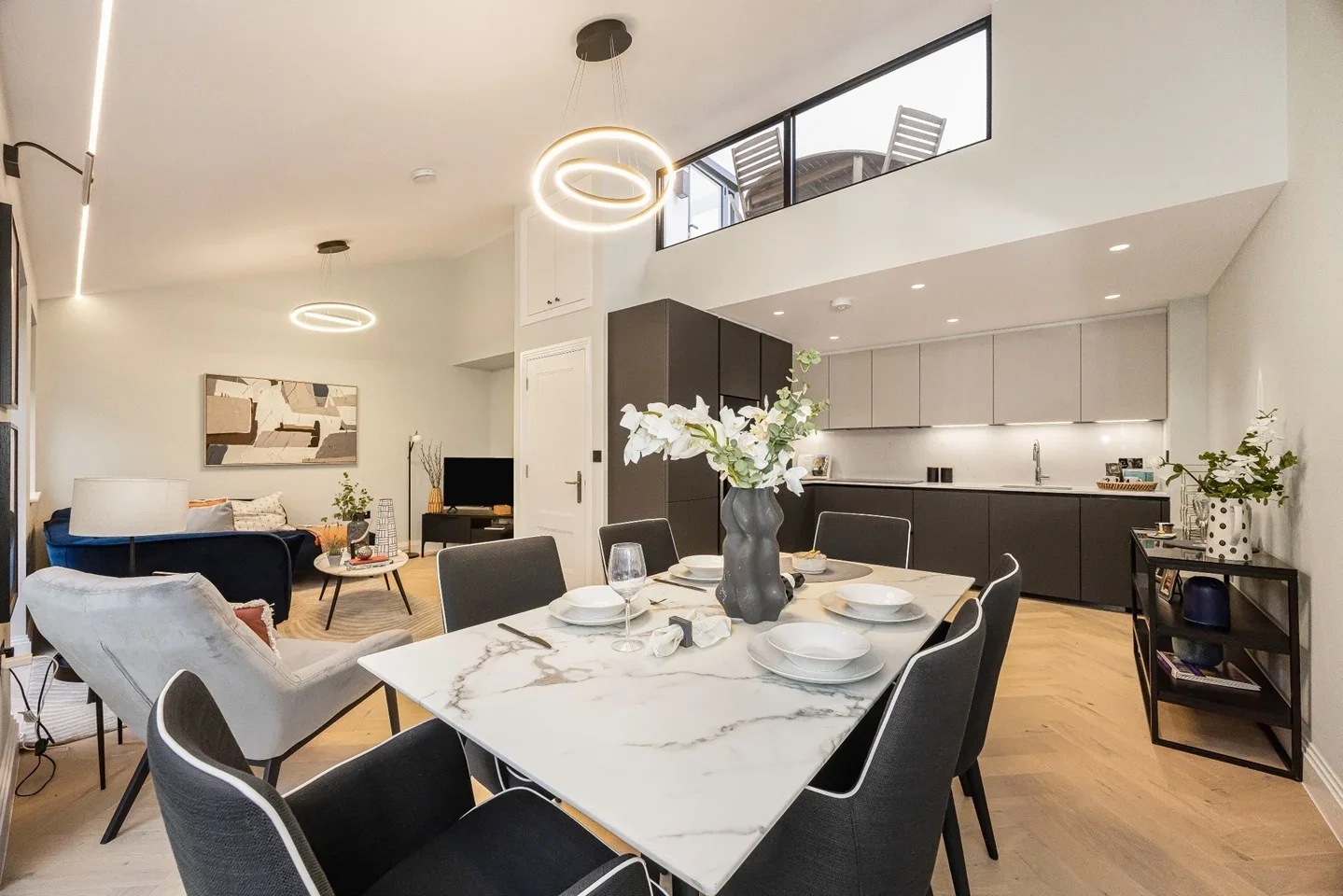 House Aylmer Parade in Greater London