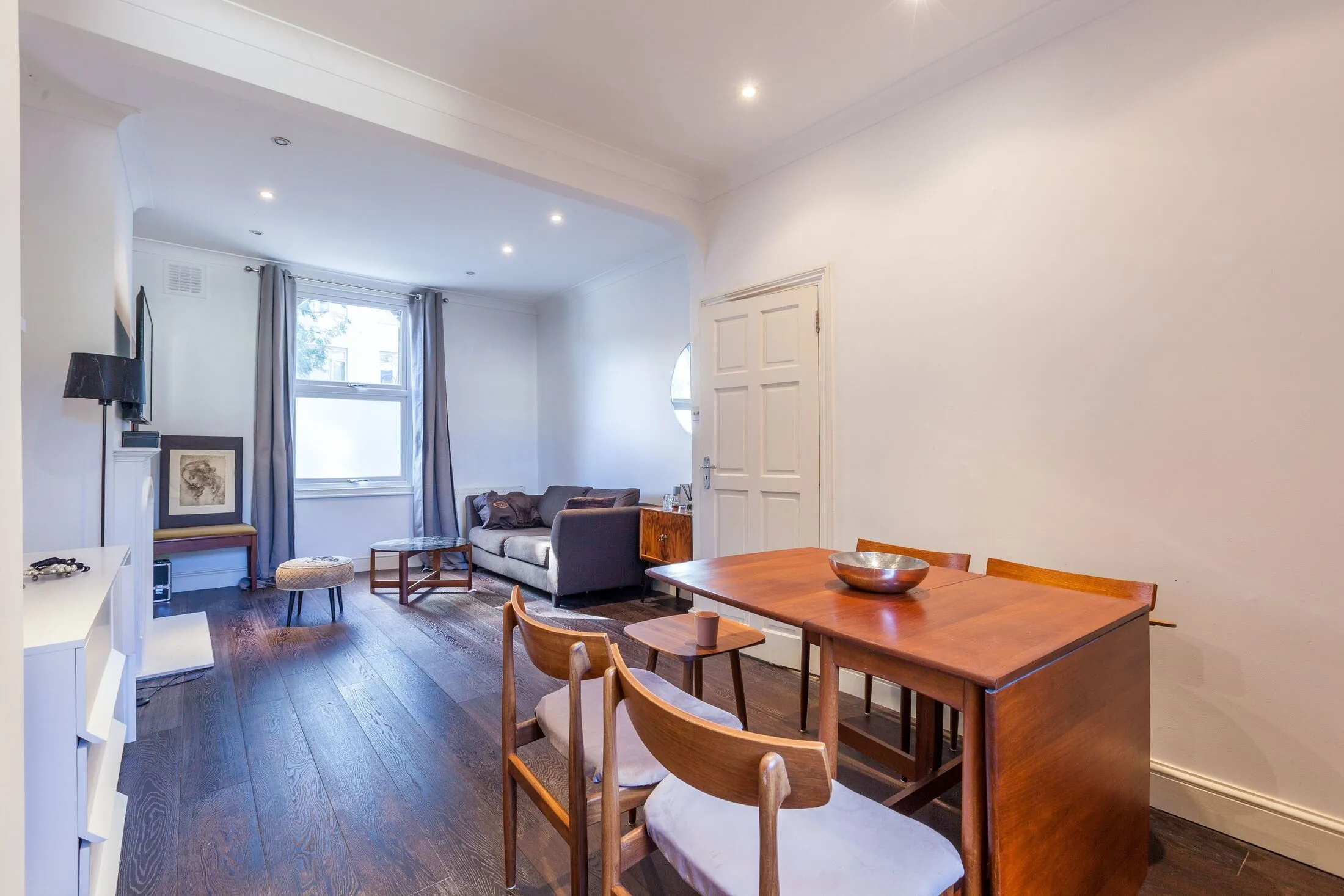 House Lynton Road in Greater London