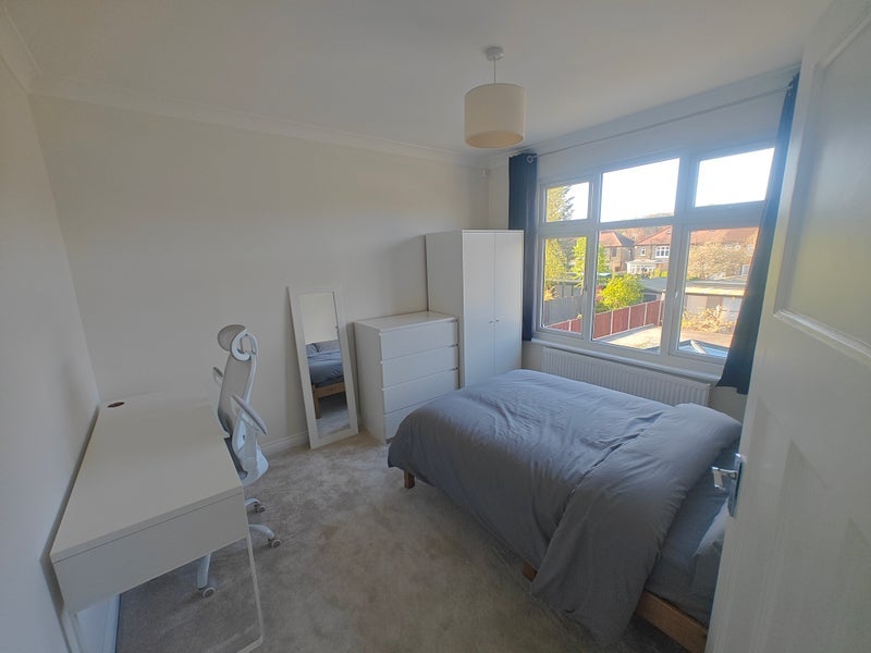 Room Coningsby Gardens in Greater London