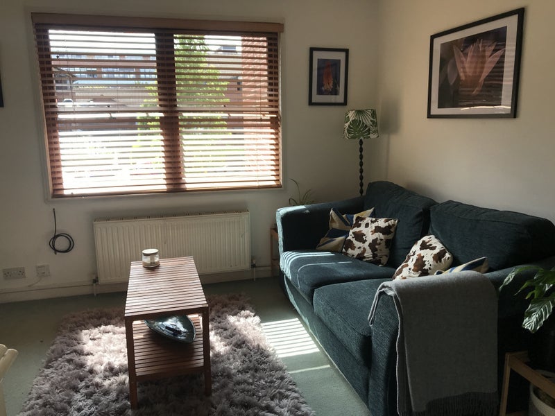 Flat Mayfield Road in Greater London