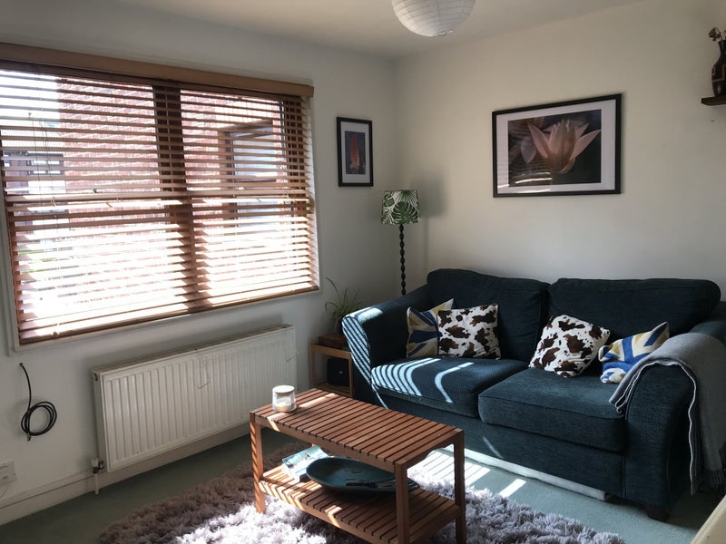 Flat Mayfield Road in Greater London