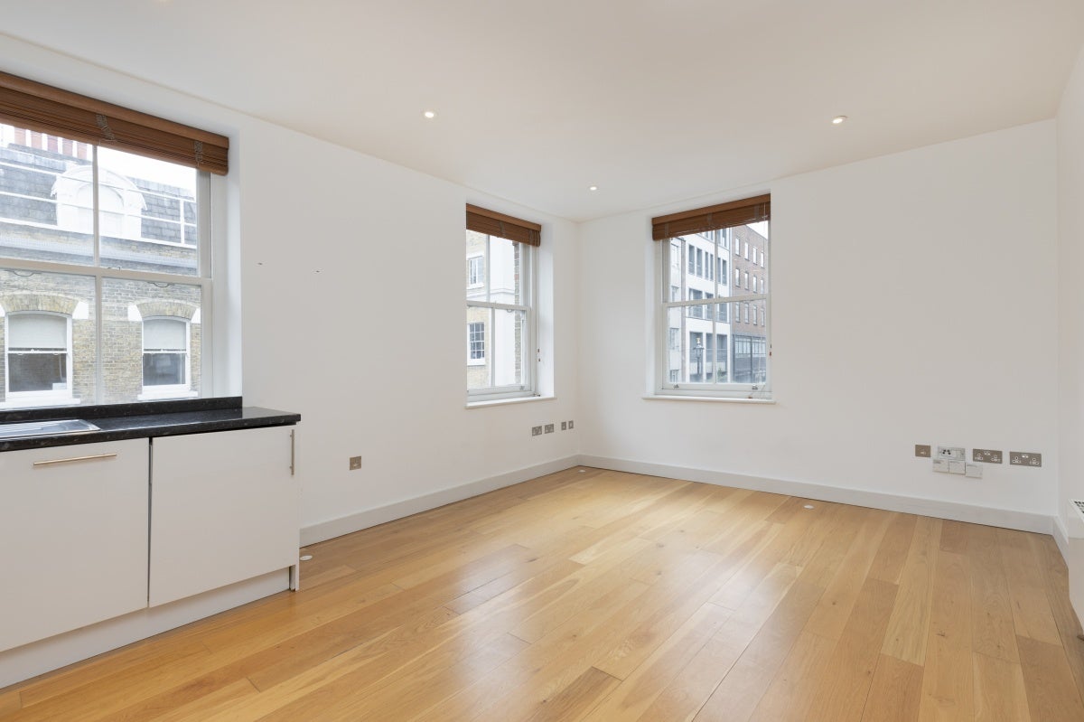 Flat Berwick Street in City of Westminster