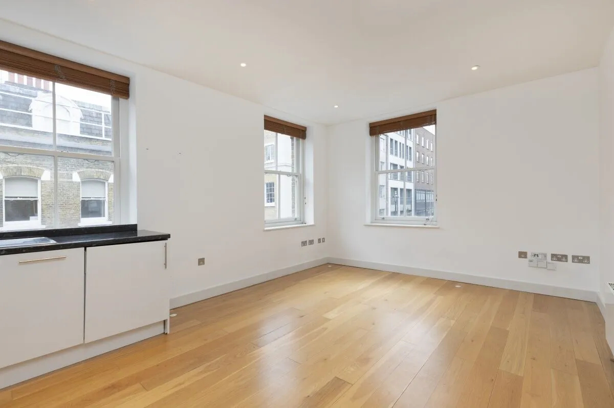 Flat Berwick Street in City of Westminster
