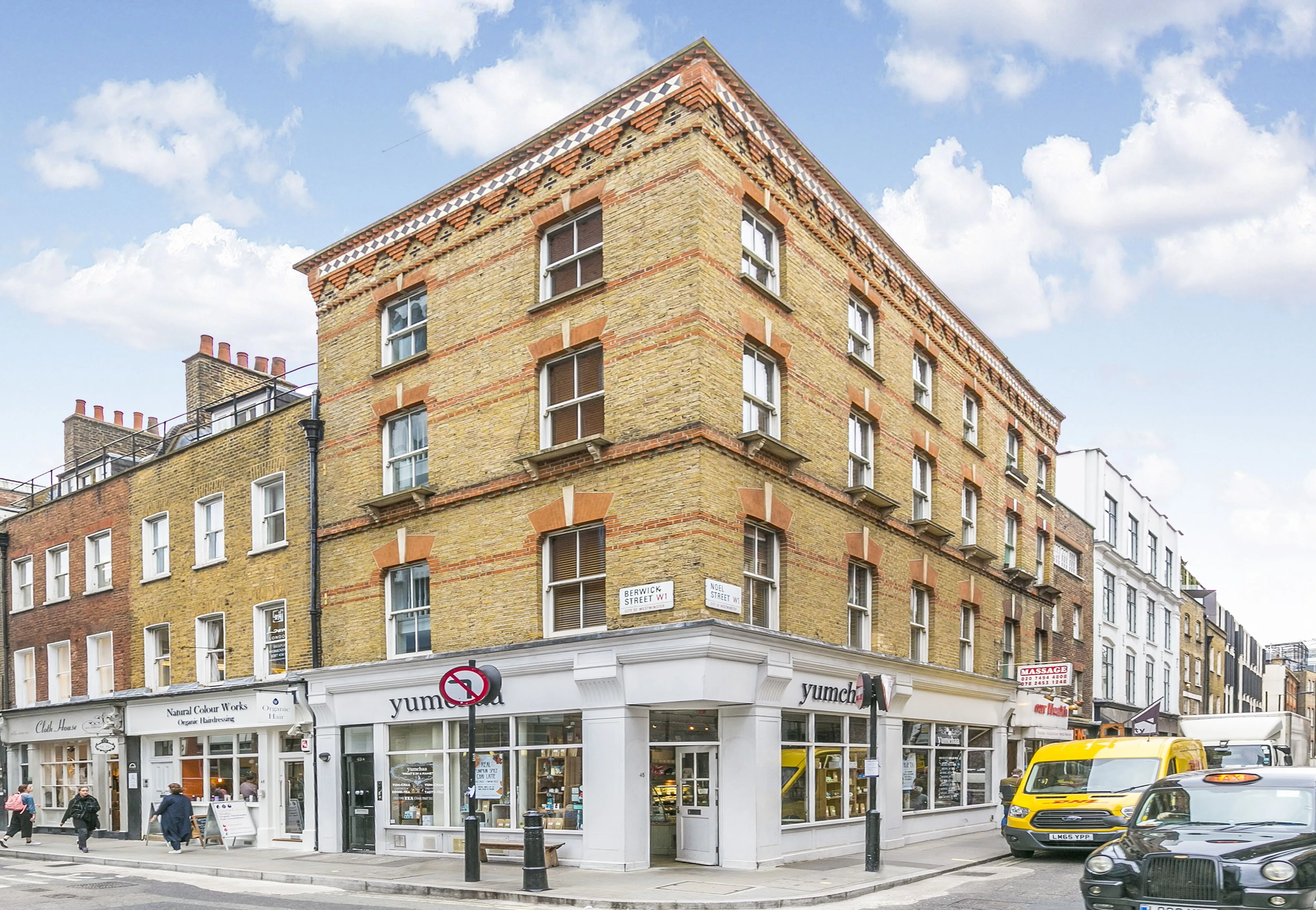 Flat Berwick Street in City of Westminster