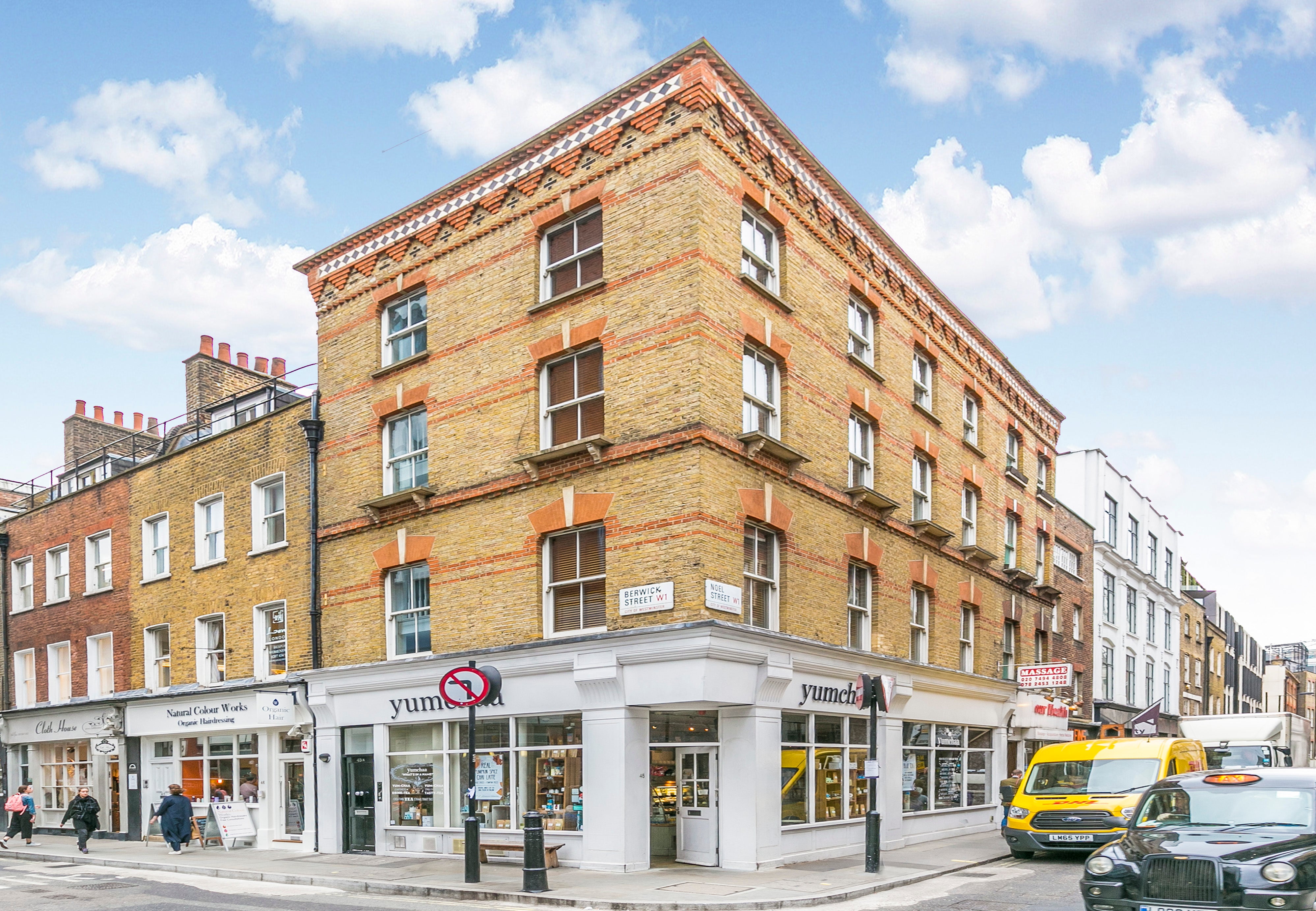 Flat Berwick Street in City of Westminster