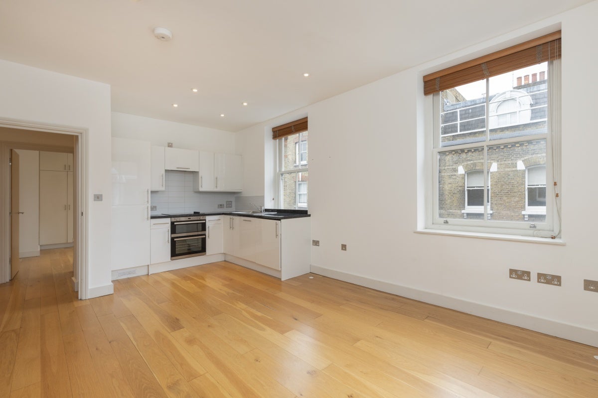 Flat Berwick Street in City of Westminster