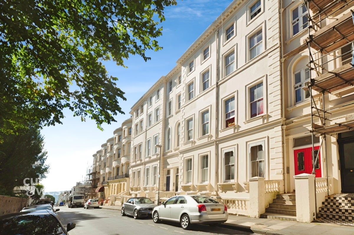 Flat Blackmans Close in Dartford