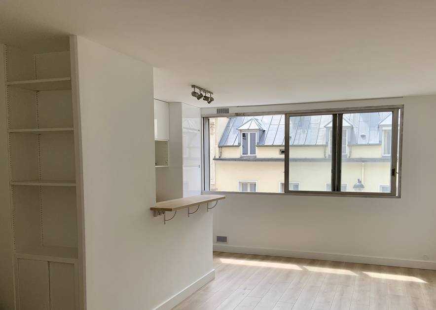 Flat Rue de Tocqueville in Paris
