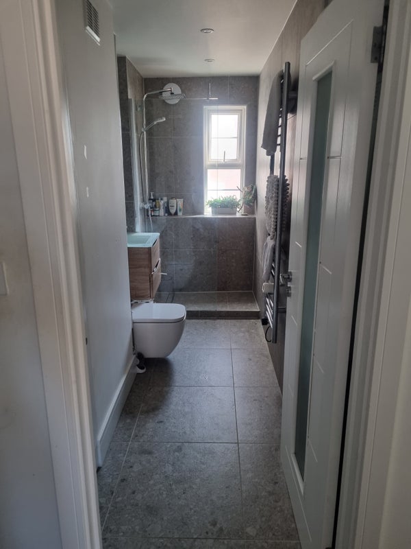 Room Chiswick Village in Greater London