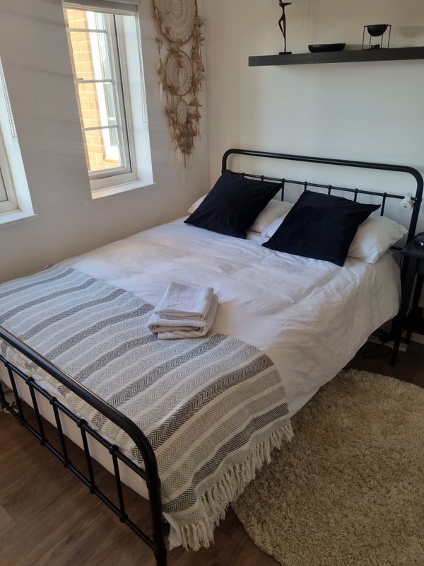Room Chiswick Village in Greater London