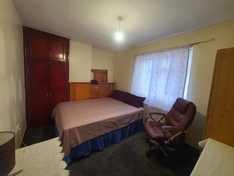 Room Heston Avenue in Manchester