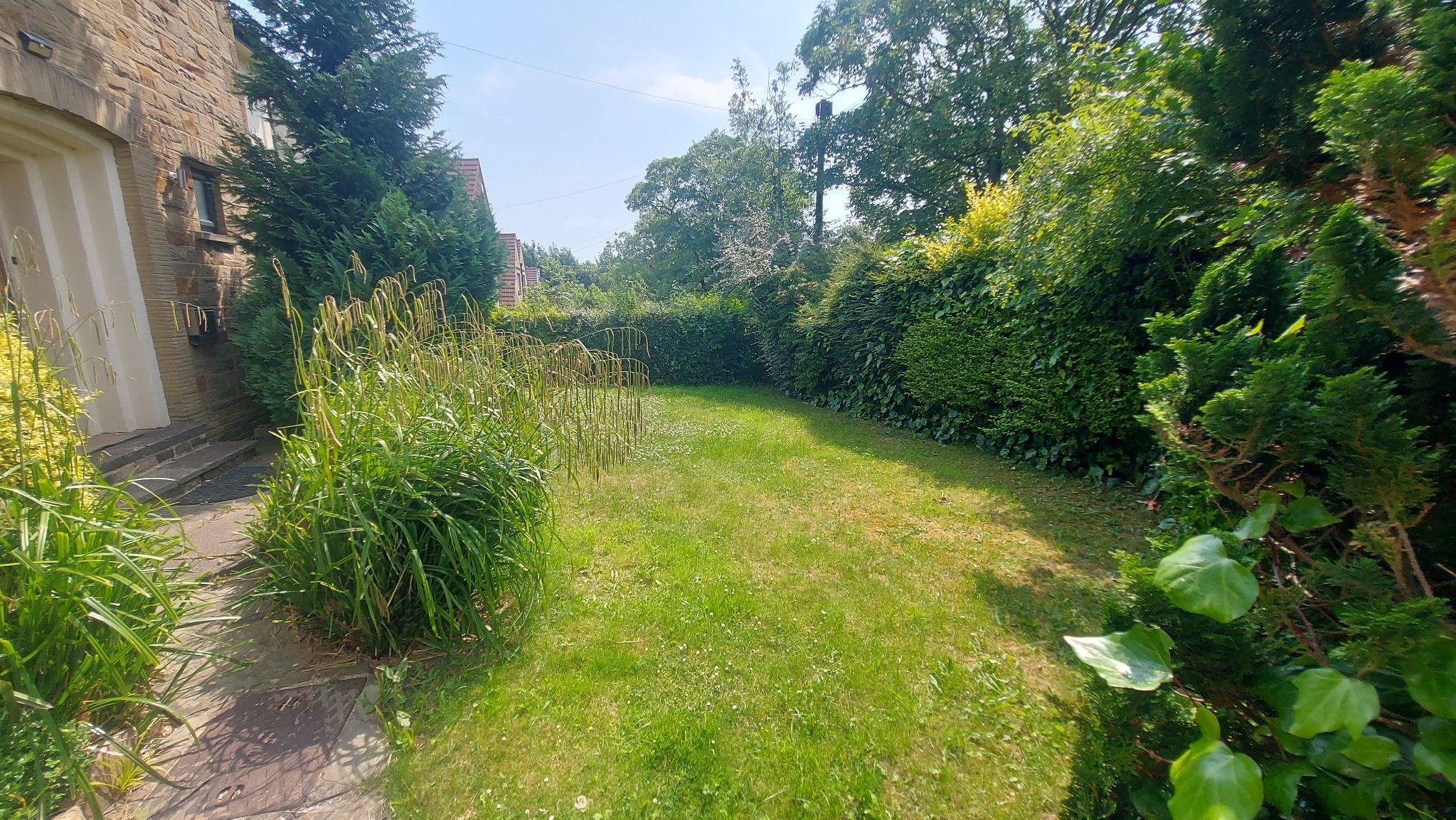 House Hedge Way in Bradford