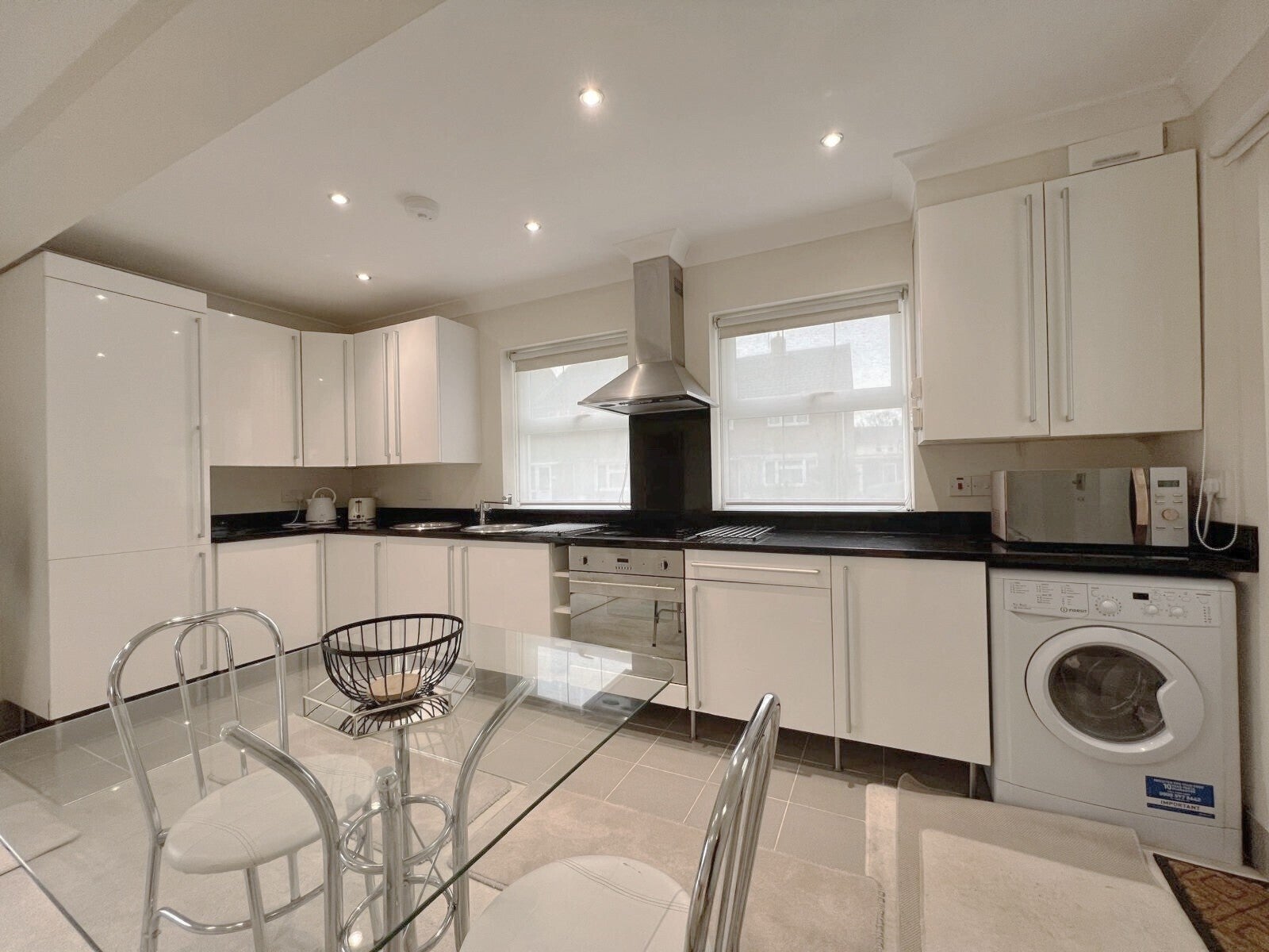 Flat Whitbourne Avenue in Swindon