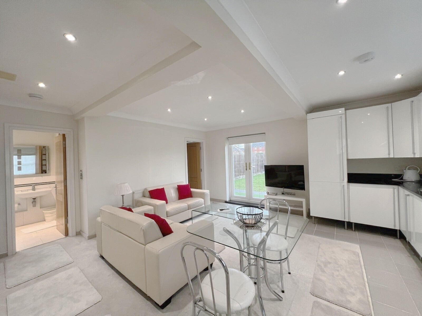 Flat Whitbourne Avenue in Swindon
