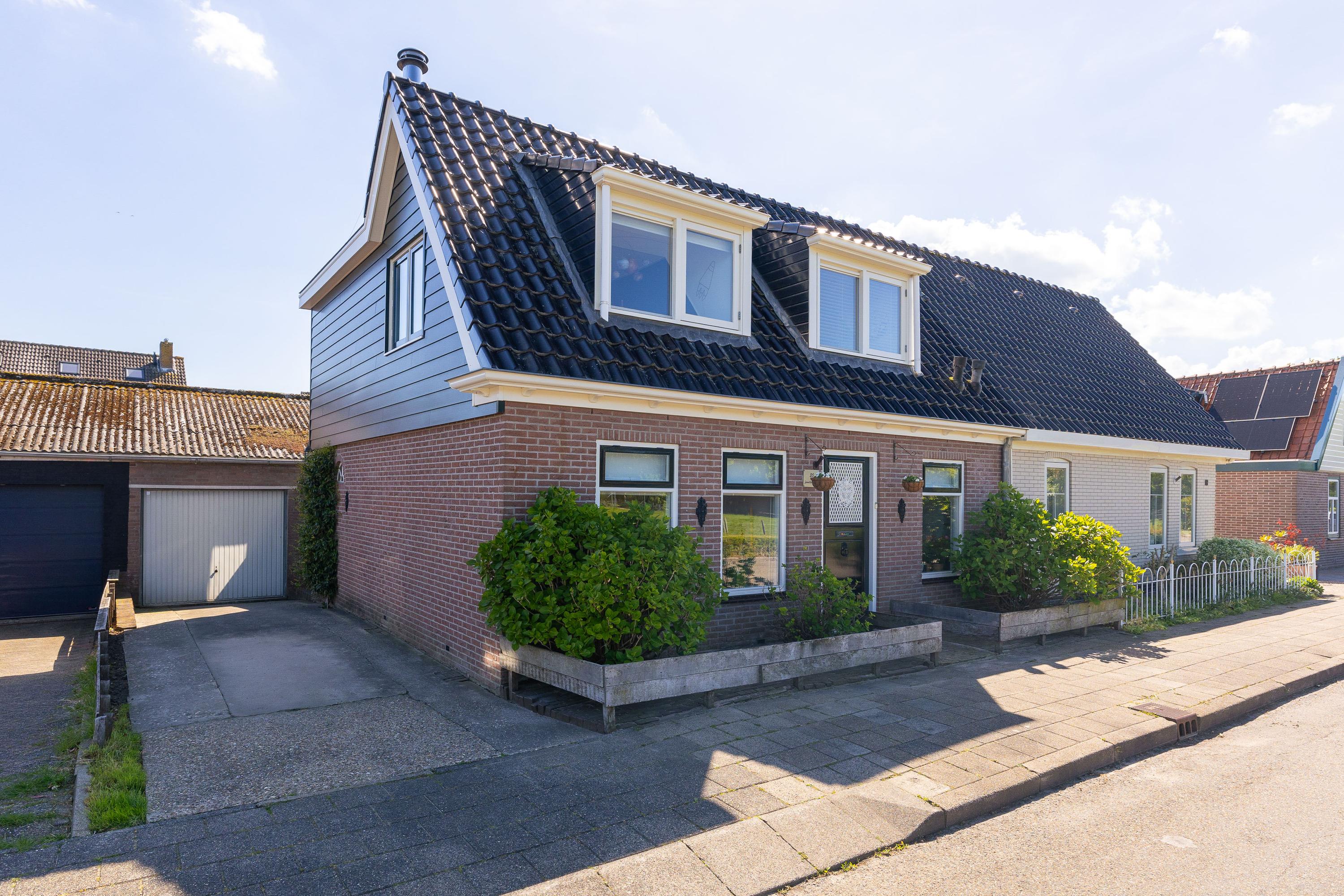 Huis Landstraat 20 in Andijk