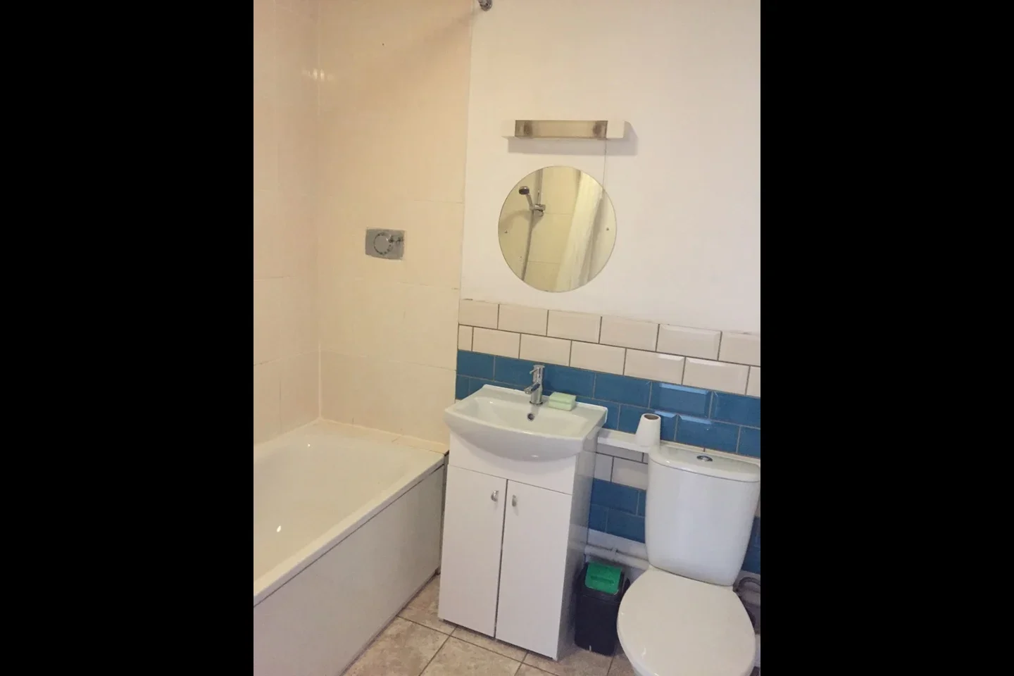 Flat Jasmine Grove in Greater London