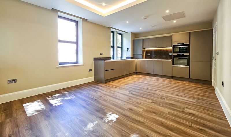 Flat Clarence Drive in Harrogate