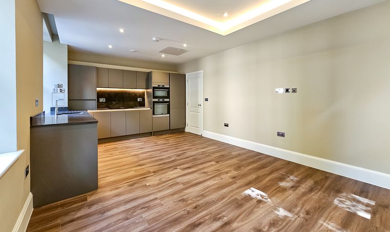 Flat Clarence Drive in Harrogate