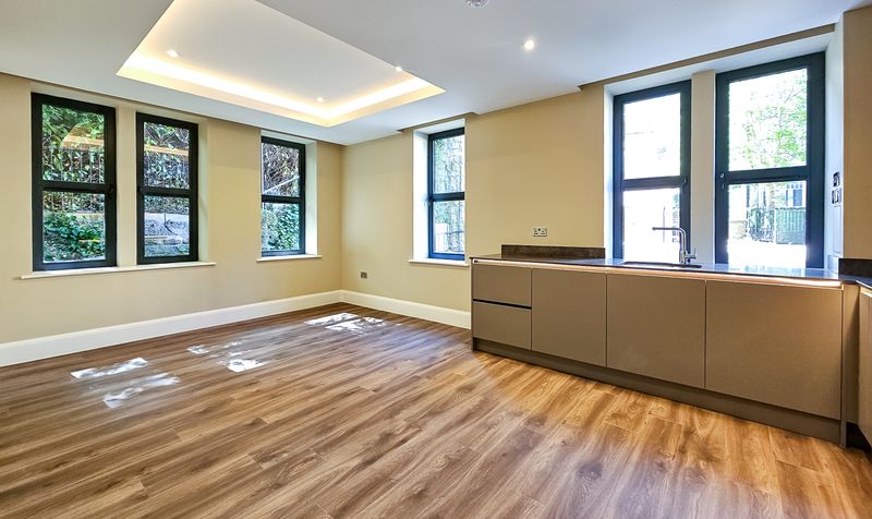 Flat Clarence Drive in Harrogate