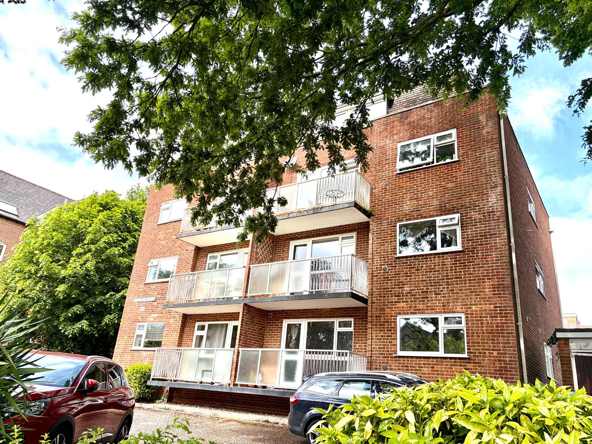 Flat Westwood Road in Southampton