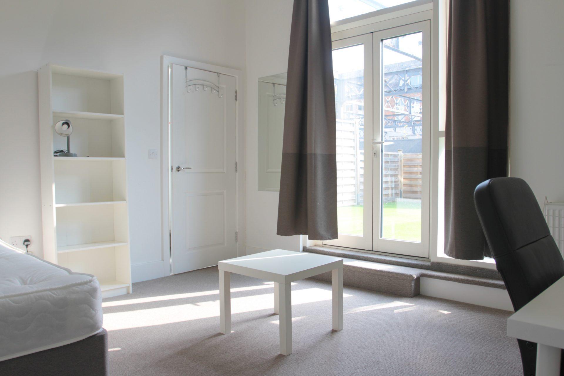 Flat Wheatsheaf Way in Leicester